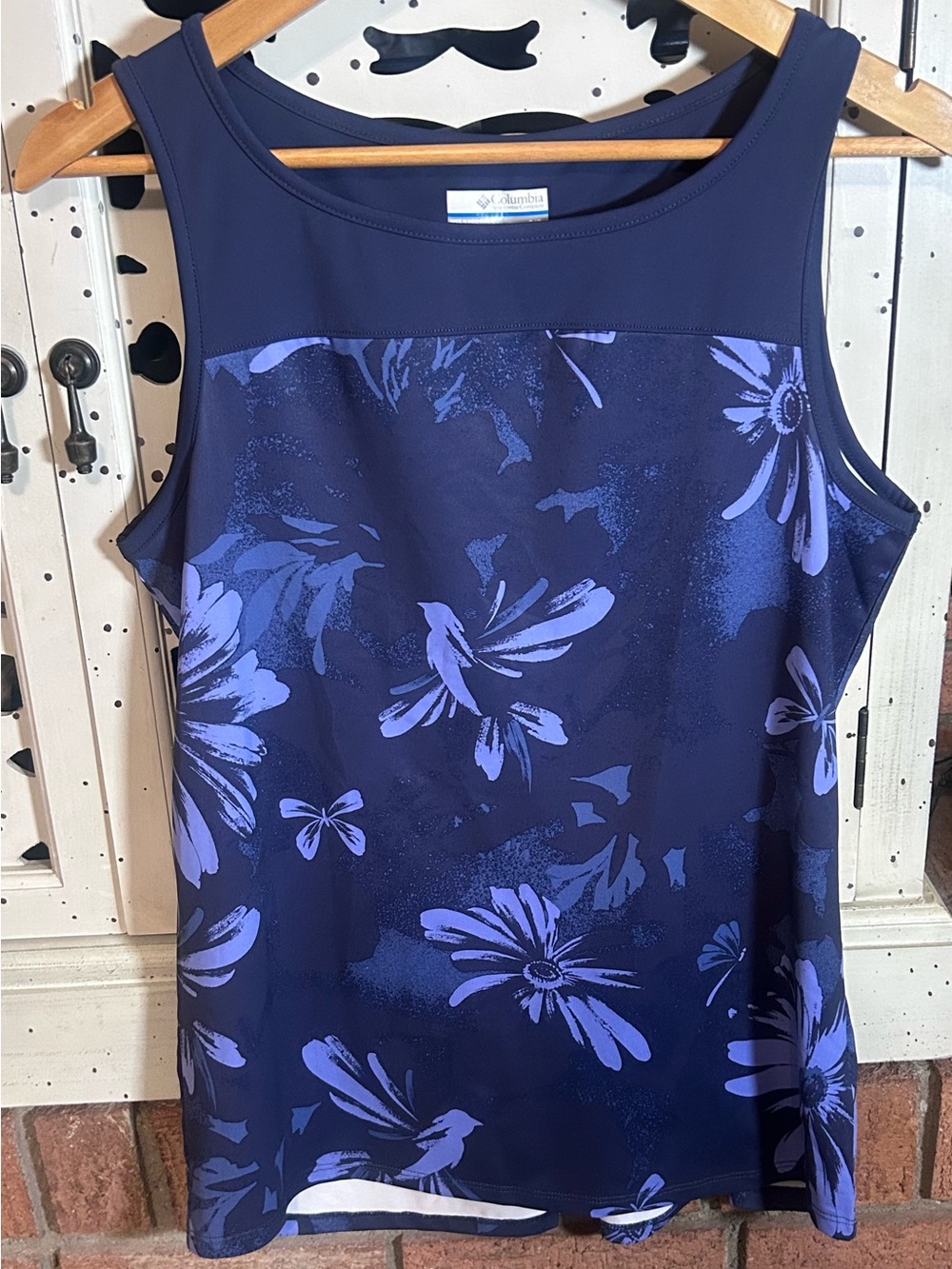 Columbia Women’s Navy Floral Sleeveless Tank Top